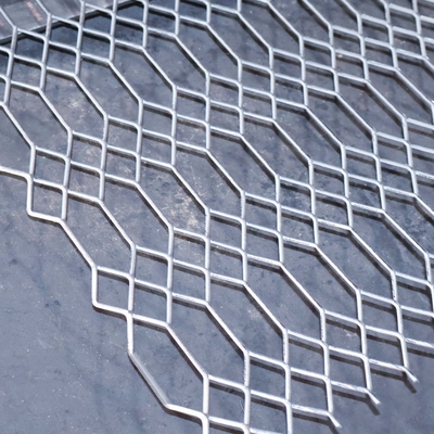 صفائح معدنية ممددة بفتحات سداسية 4x8 قدم لشبكات الممرات